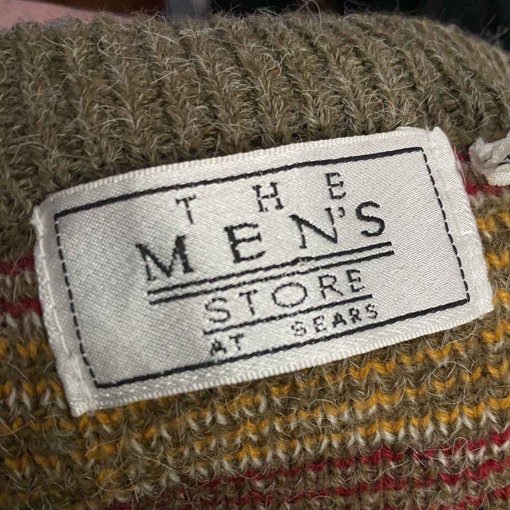 Men’s Patterned Sweater - Picture 3 of 7